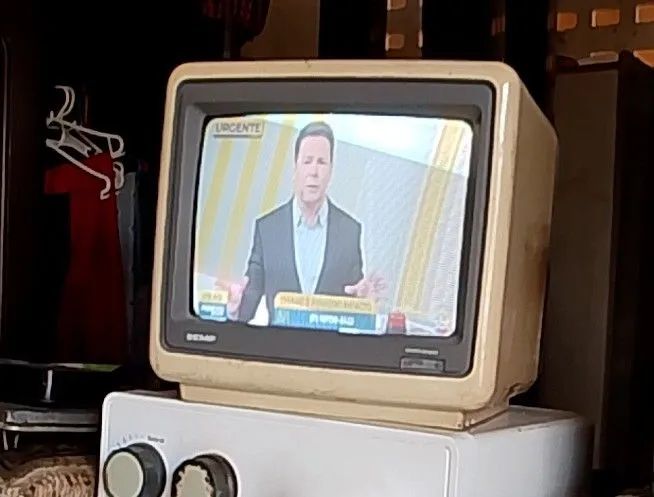 Vendo tv antiga 