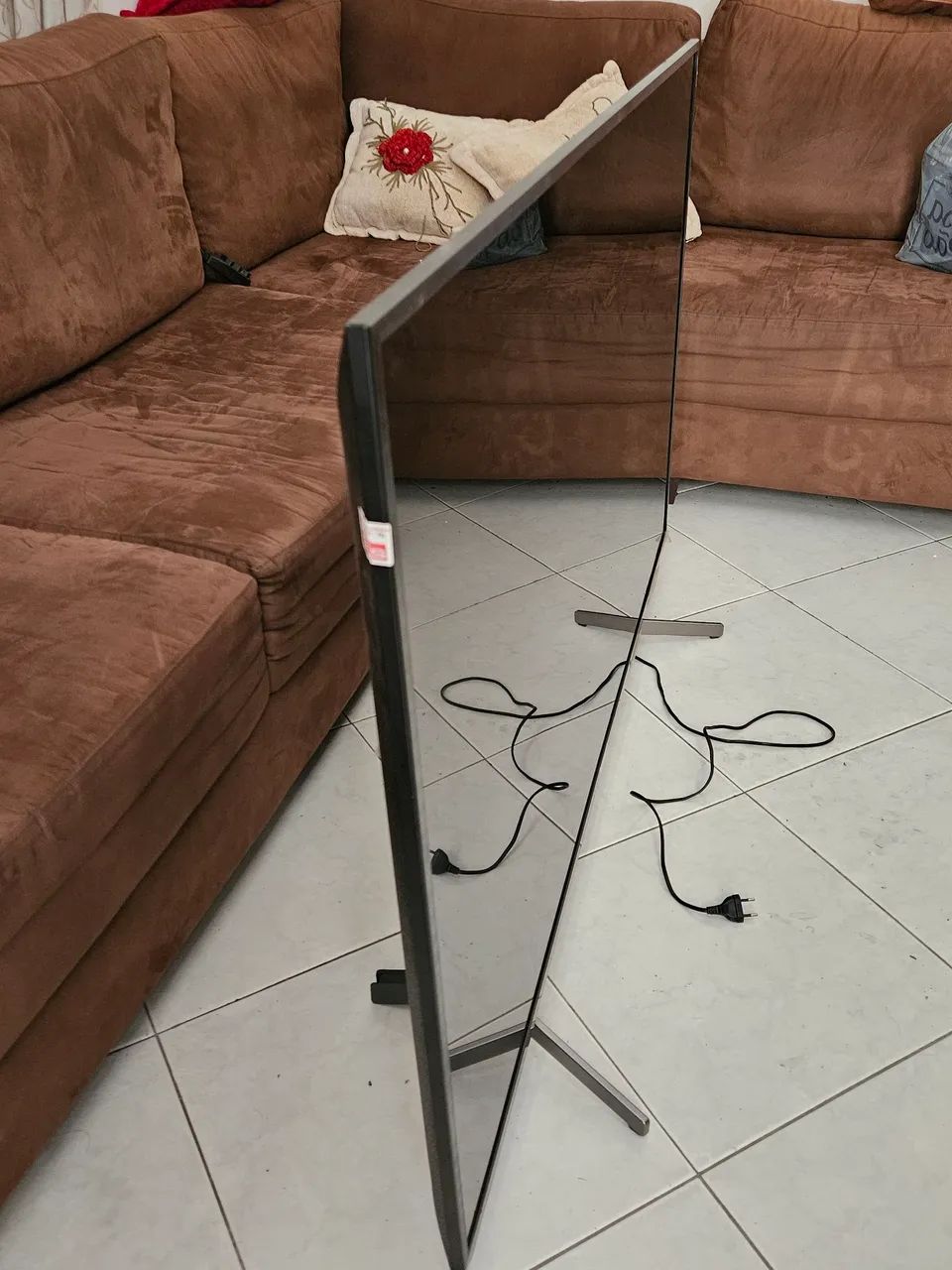 TV 65" COM DEFEITO NA PLACA - Foto 4