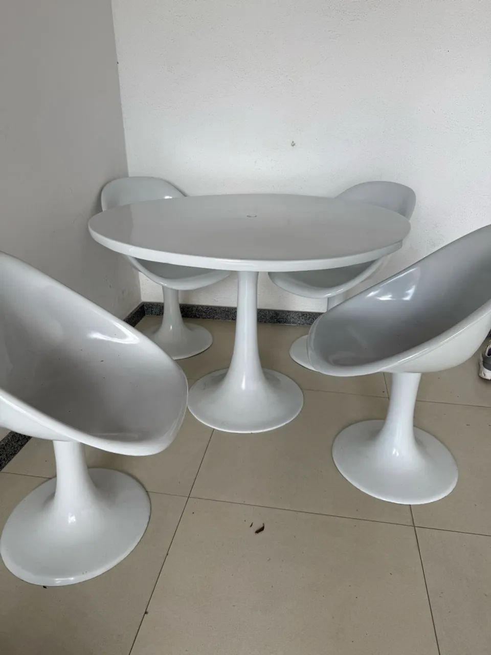 Conjunto de Mesa e 4 cadeiras - Foto 3