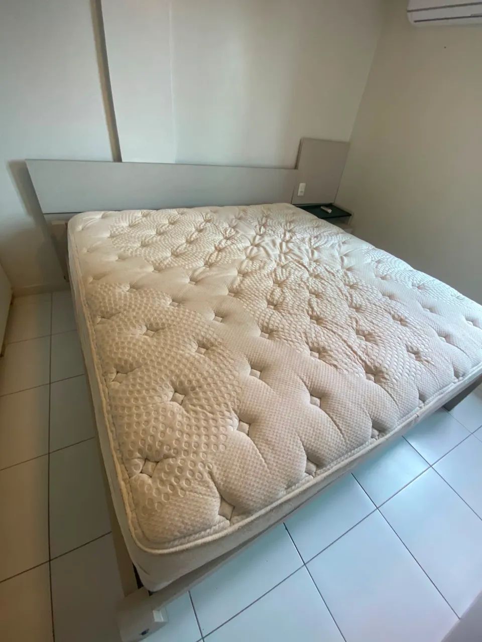 Cama King com Colchão - Excelente Estado | Oportunidade - Foto 2