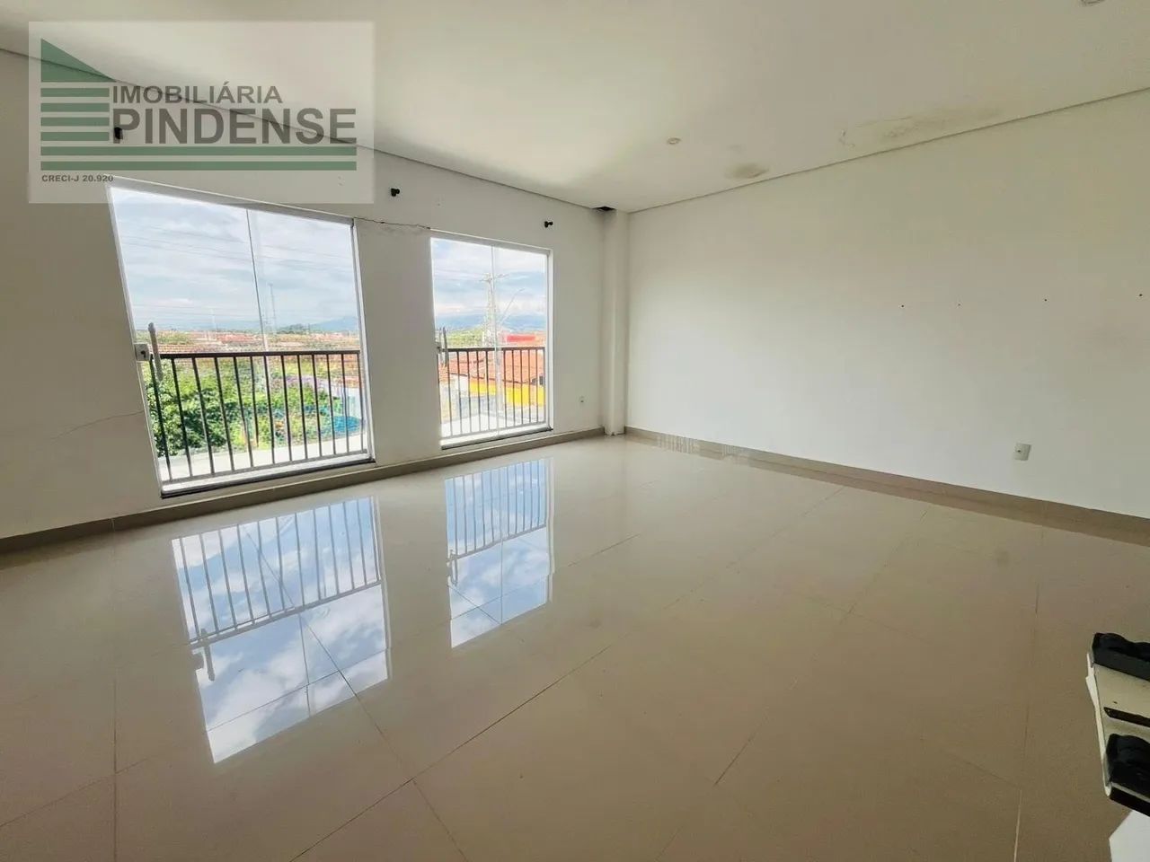 Sala Comercial em Jardim Rosely - Pindamonhangaba, SP