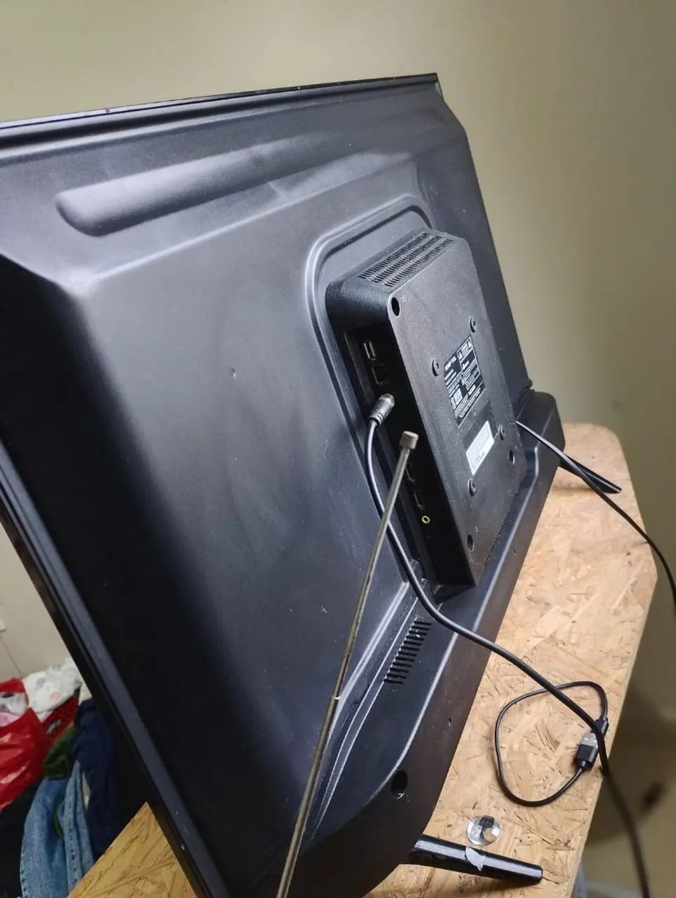 Tv TCL 32 polegadas Smart em perfeito estado , controle remoto funcionando perfeitamen - Foto 5