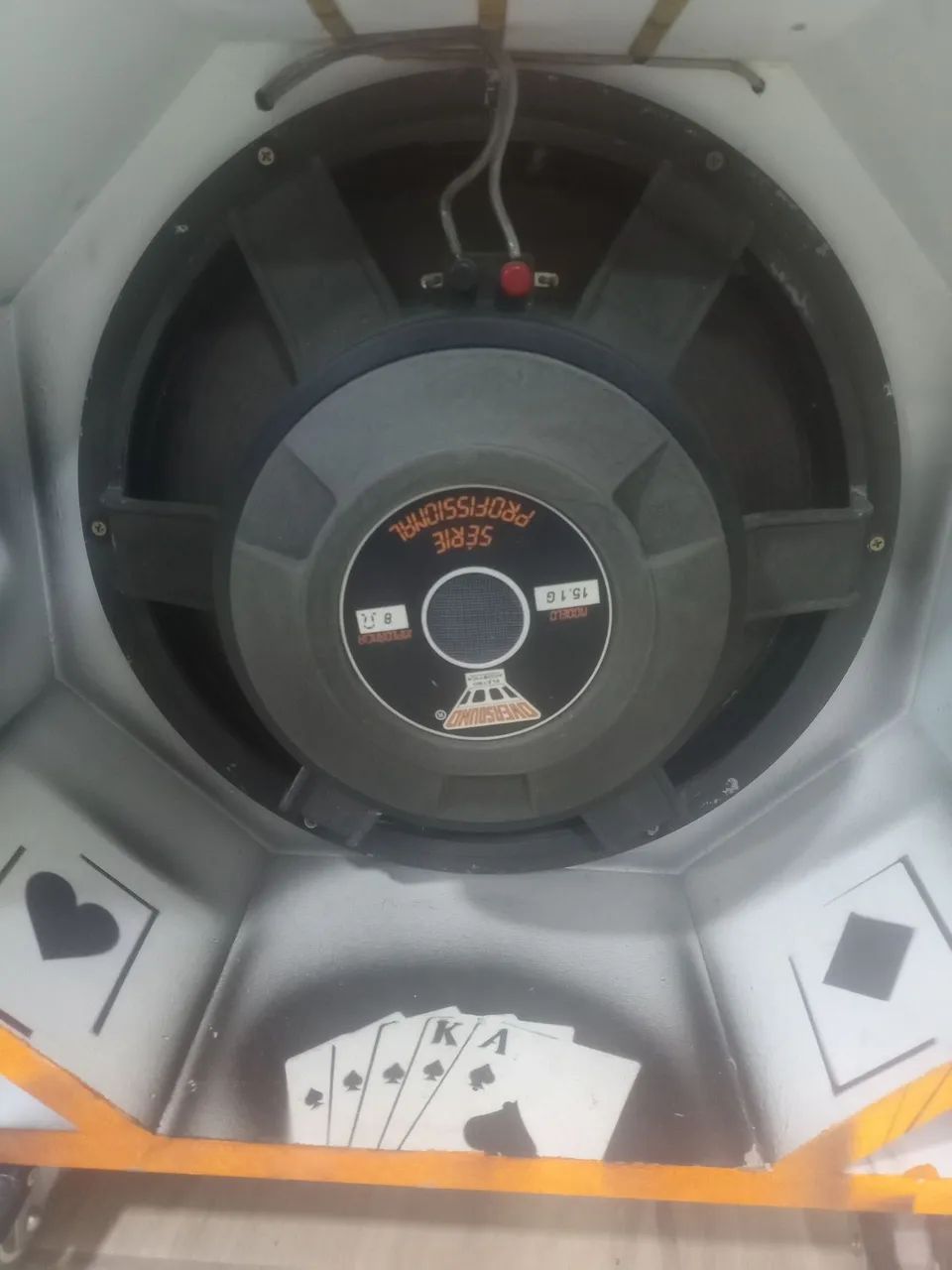 Vende -se auto falante de 15 polegadas 