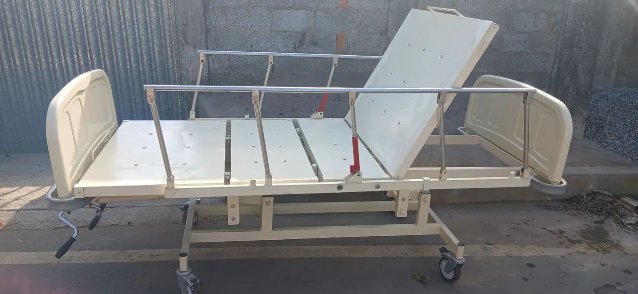 Cama hospitalar de 3 manivela com elevação de altura  - Foto 5