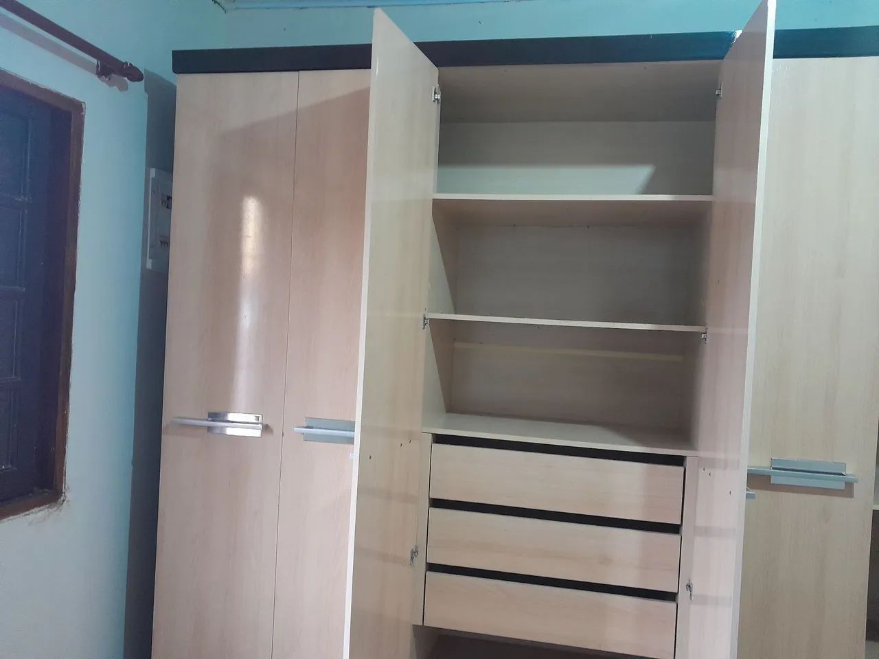 Vende-se um guarda-roupa e um armário de parede de cozinha  - Foto 4