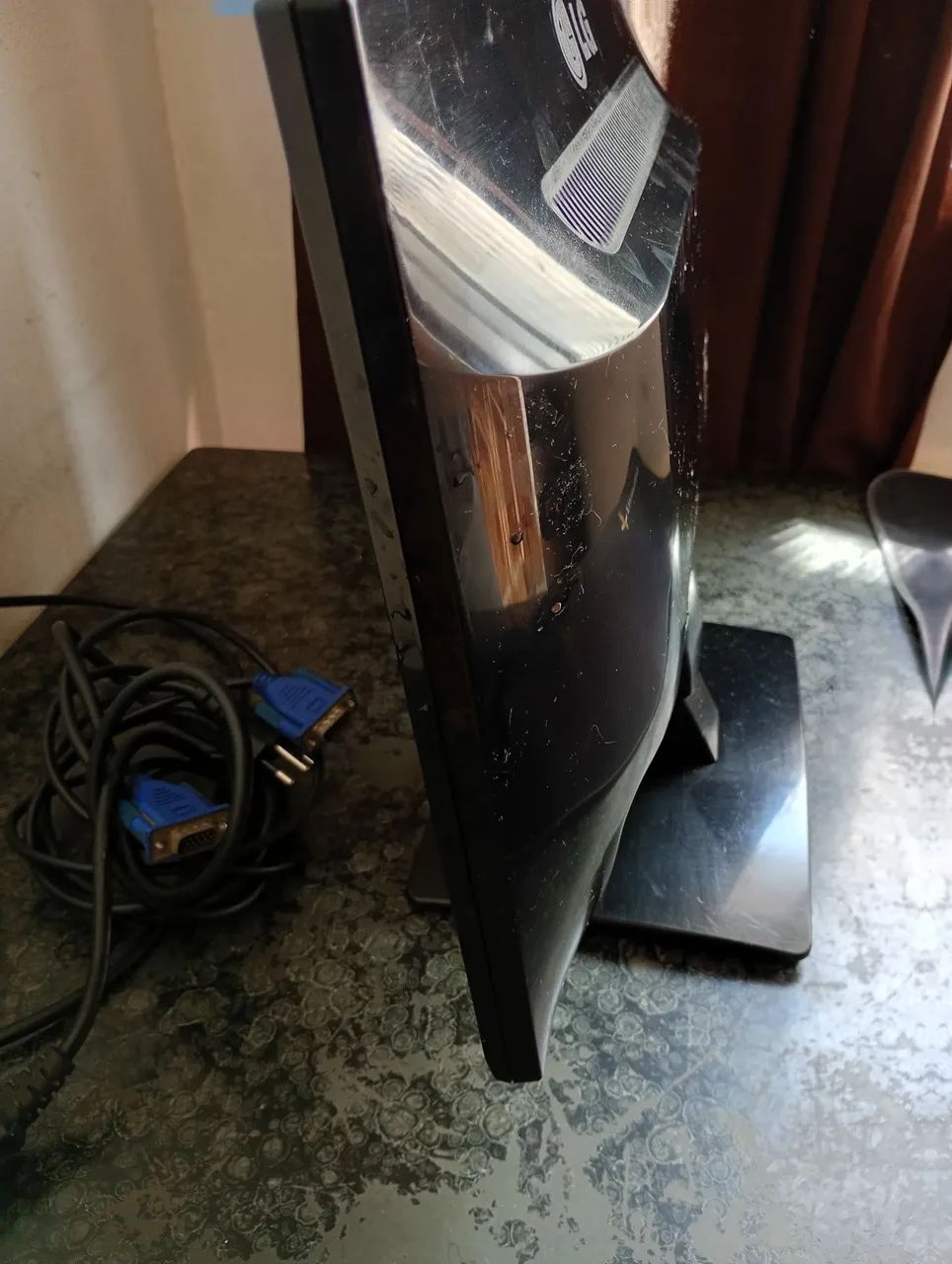 MONITOR LG 19 POLEGADAS , LED , SAIDA VGA , CABO DE FORÇA, CABO DE VIDEO , BASE - Foto 4