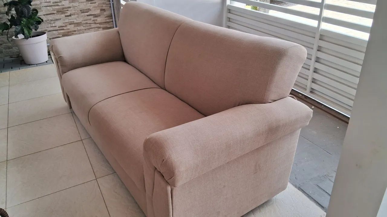 Sofá 3 lugares em linho - Foto 2