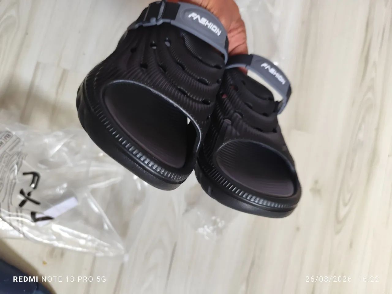 Chinelo importado número 39. Hoje disponível.  - Foto 4