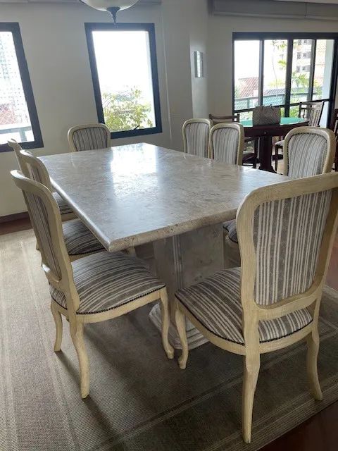 Mesa de jantar mármore travertino e 8 cadeiras