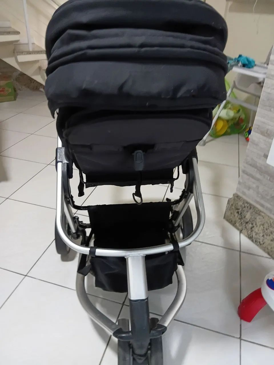  Carrinho de bebê com bebê conforto.  - Foto 4