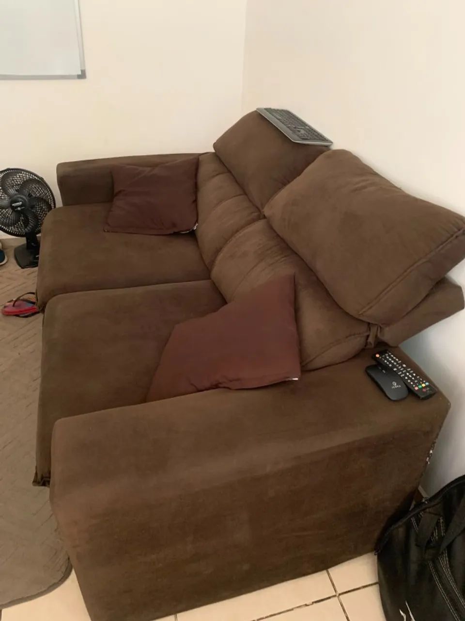 Sofa retrátil 2 lugares semi novo