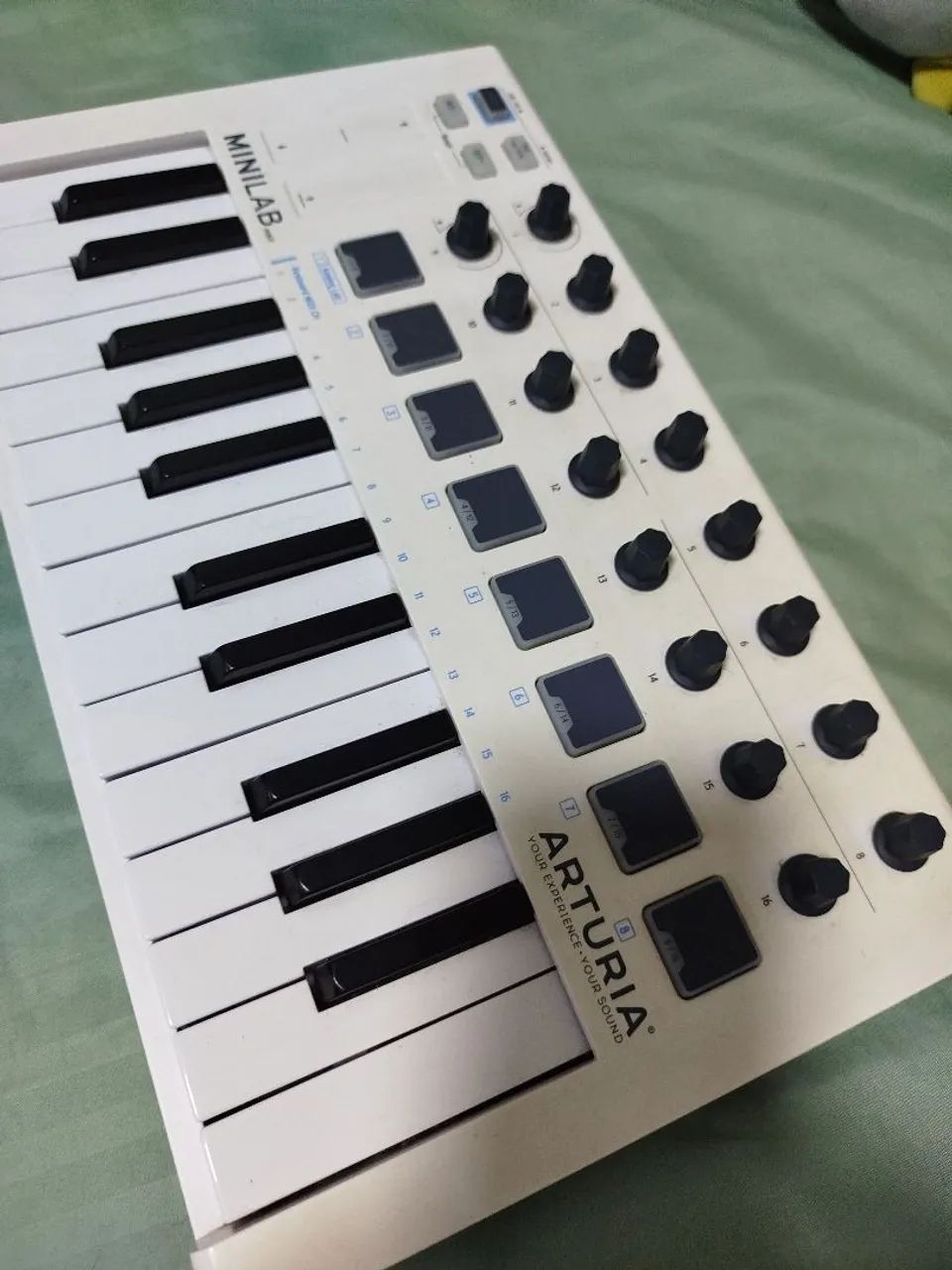 Controlador Mid Arturia  - Foto 2
