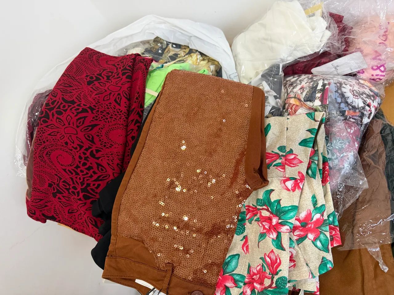 Sapatos e Roupas - Foto 4