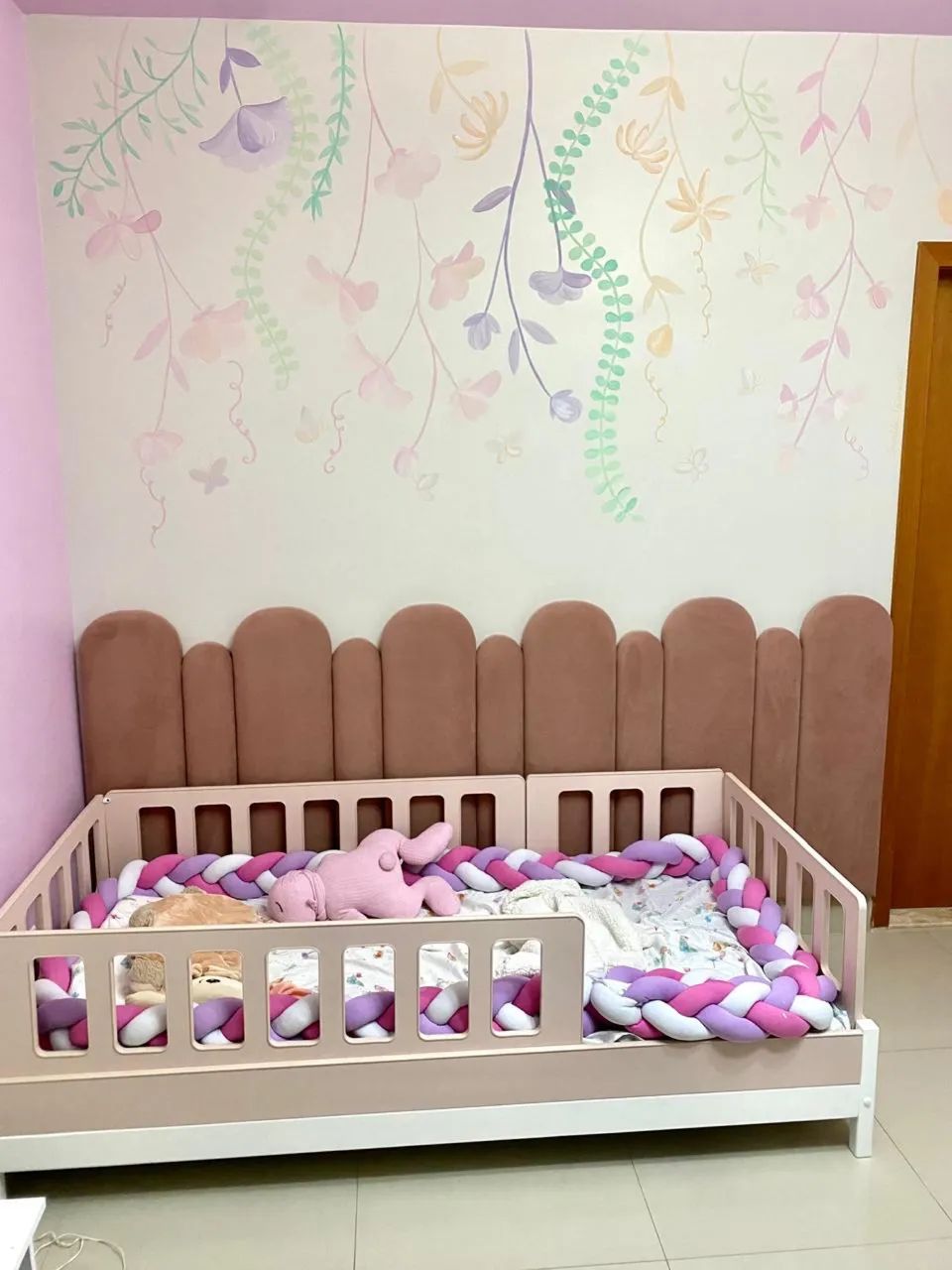 Cama nyc baixa, solteiro, rose! Pouco uso - Foto 4