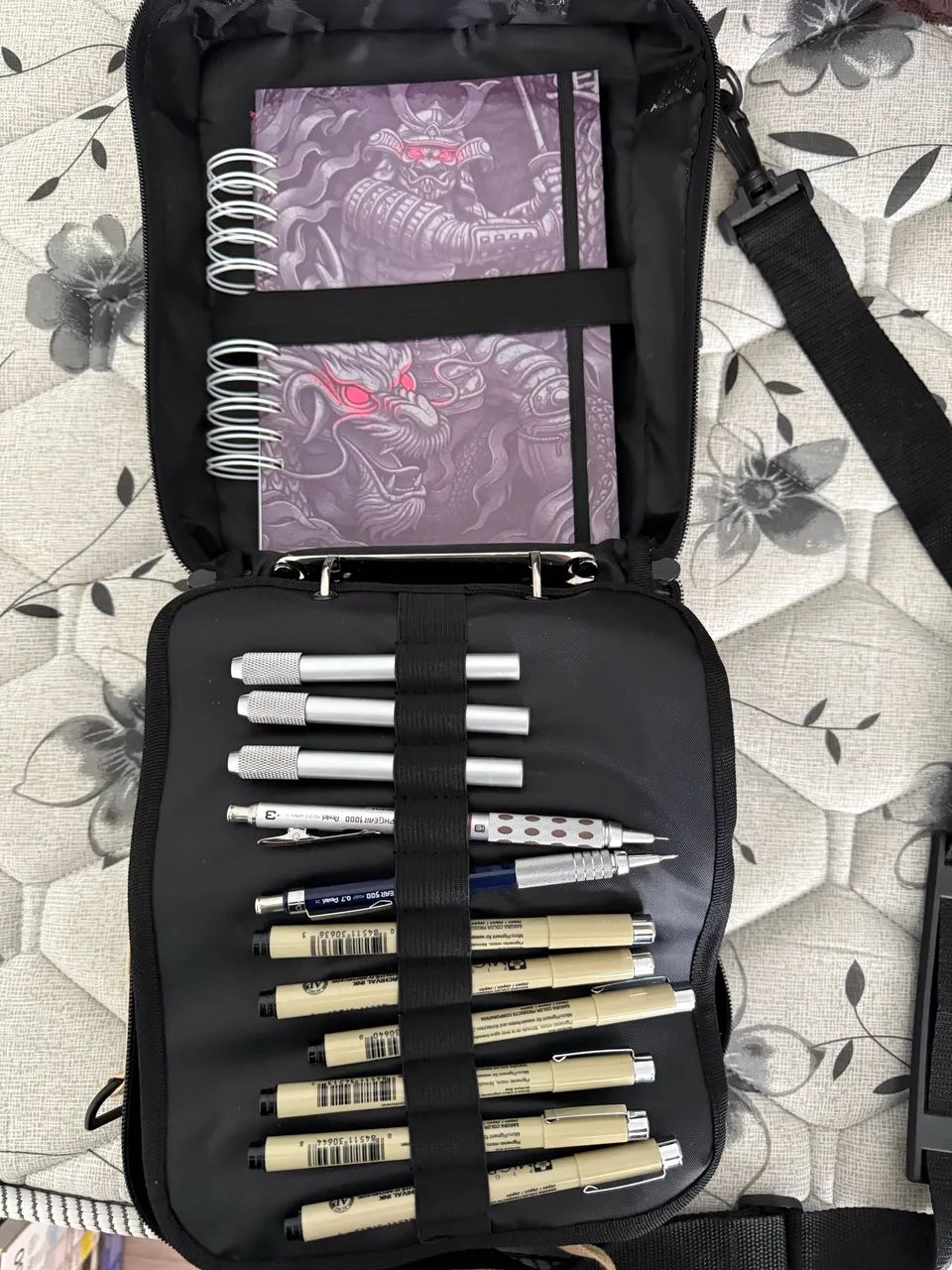 Kit de desenho profissional completo 