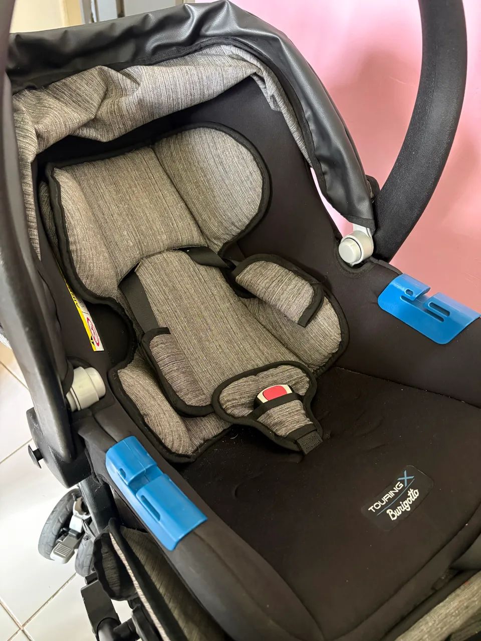 Carrinho de bebê com bebê conforto  - Foto 4