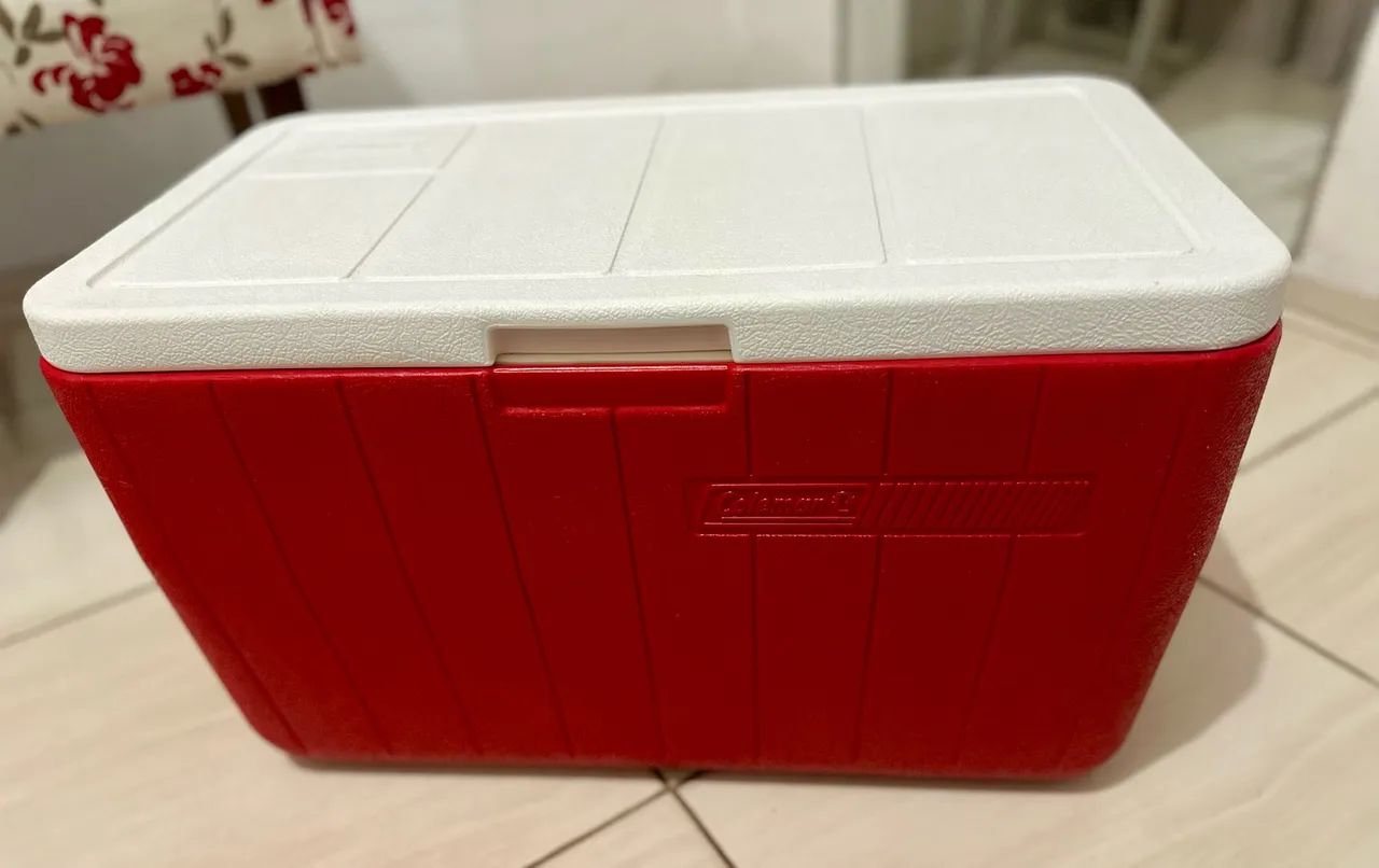 Caixa Térmica Cooler 45,5 Litros 48qt Coleman Cor Vermelha