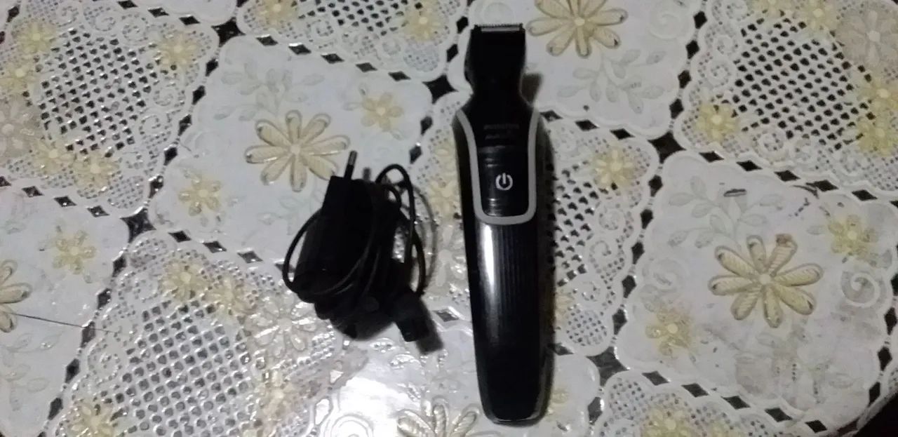 Aparador de bigode  costeletas Philips 