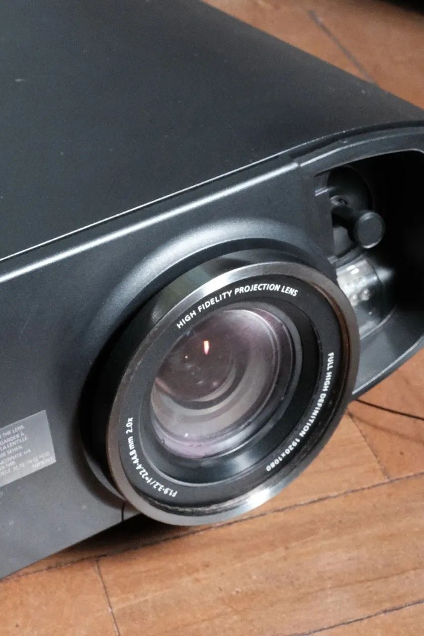 Projetor Panasonic PT AE7000 - Foto 2