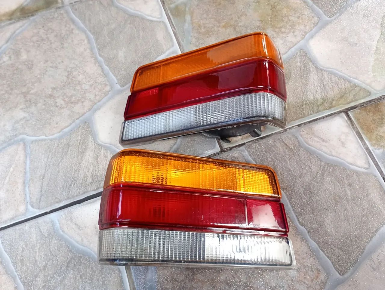 Chevette par lanterna traseira 