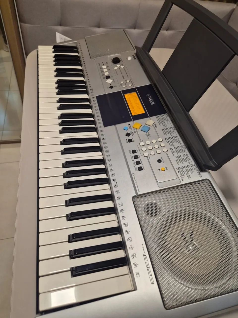Teclado Yamaha com capa  - Foto 3