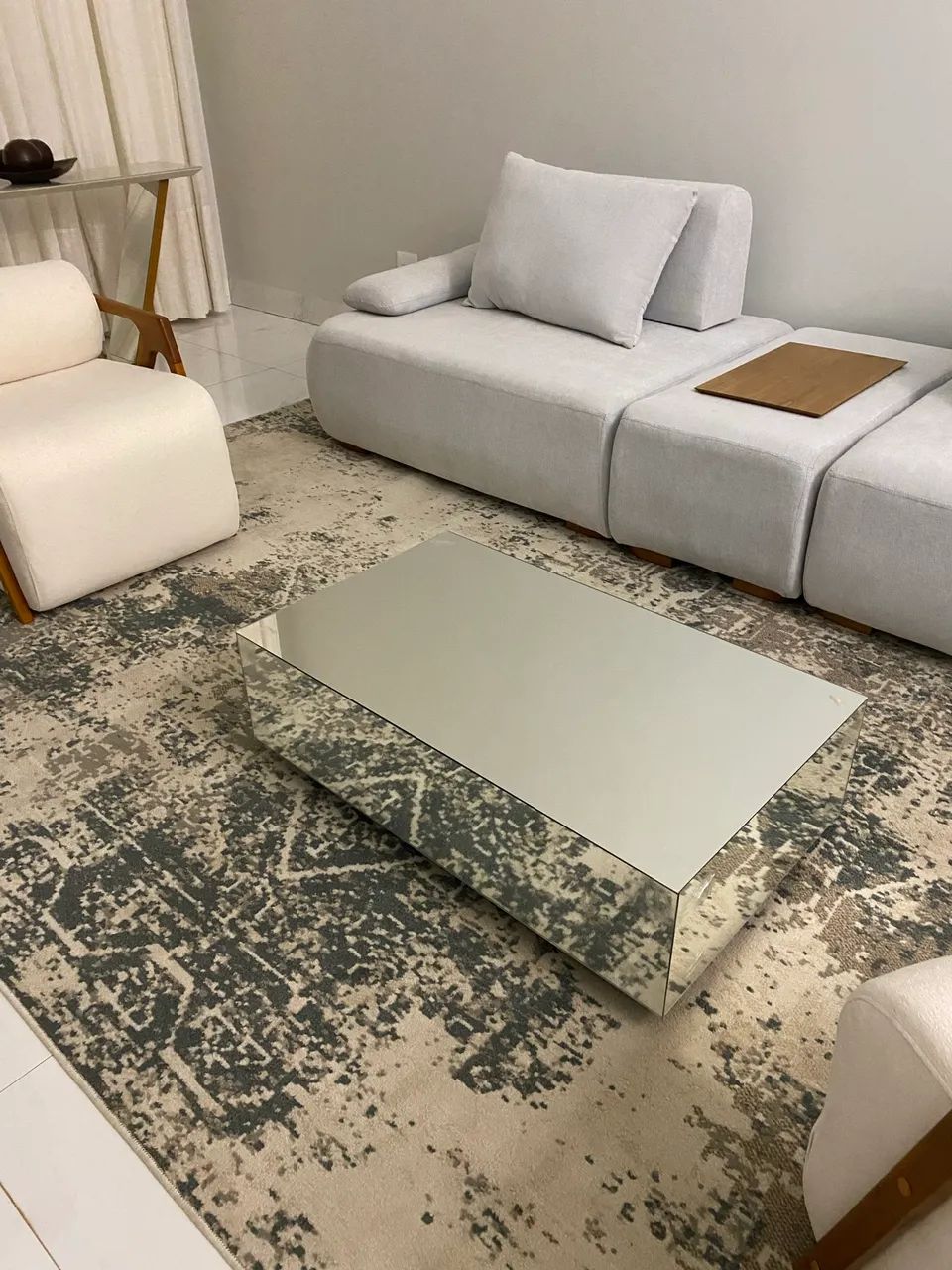 Mesa de centro espelhada 