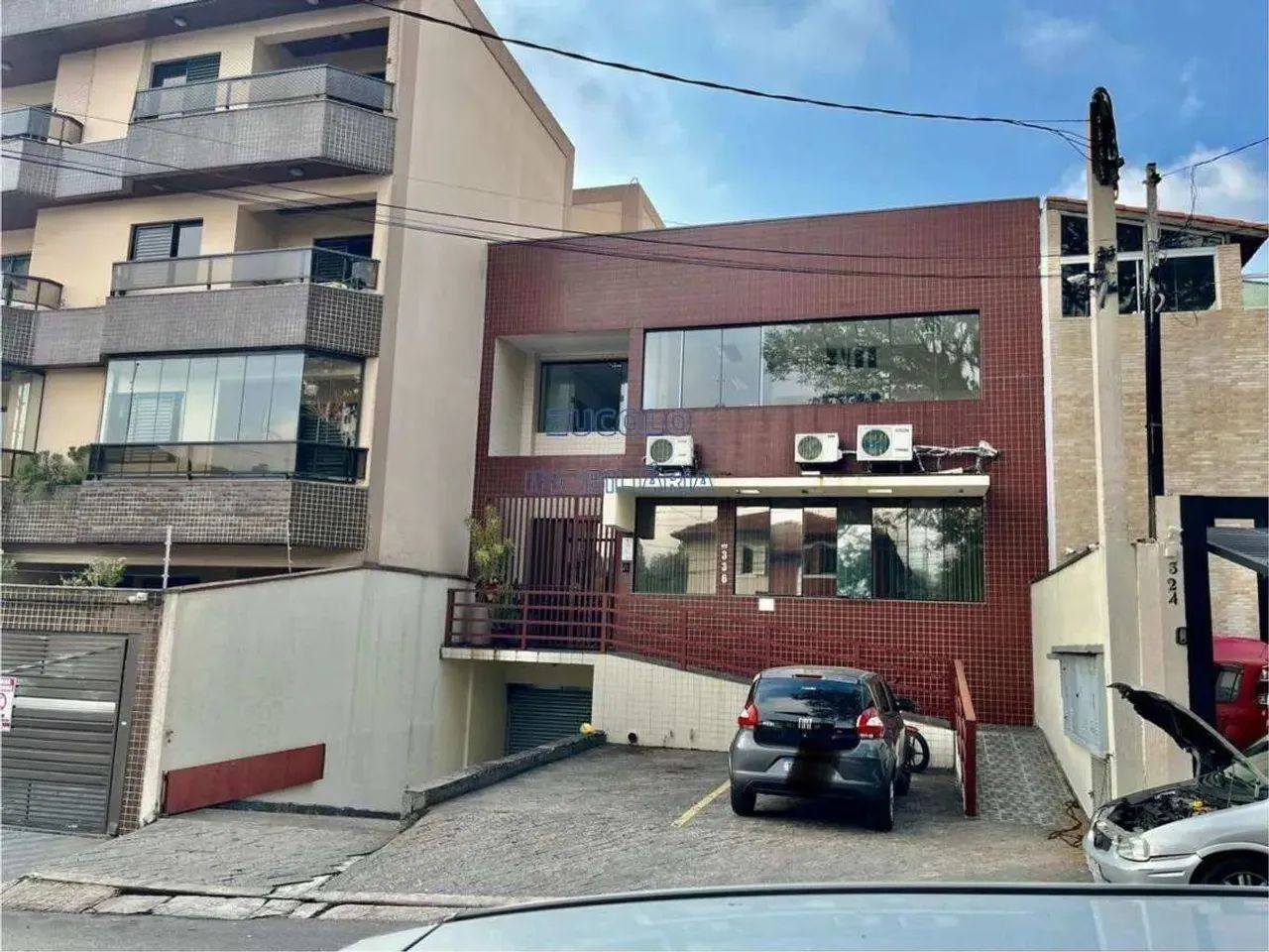 Prédio comercial com 3 pavimentos em excelente localização, próximo a Rodovia Anchieta, fá