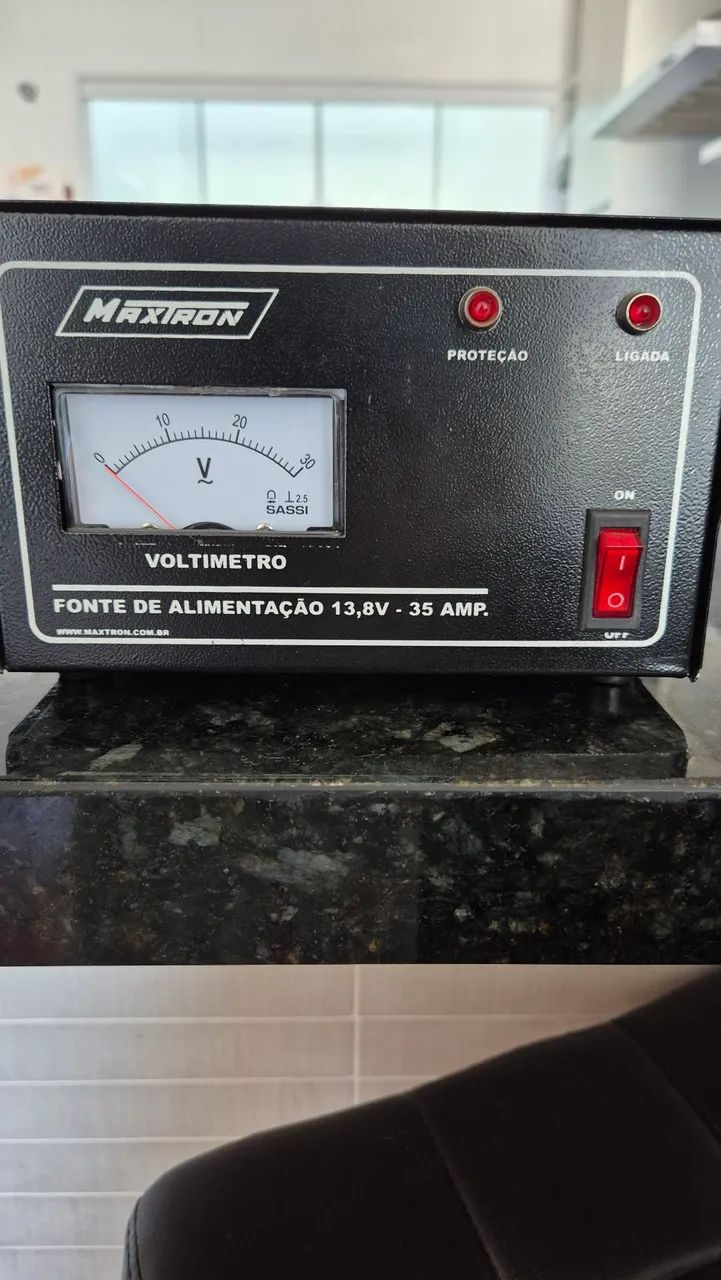 Fonte Maxtron PS730 35A 13,8V - usada