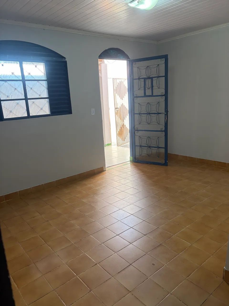 Alugo casa na QNG - Foto 3