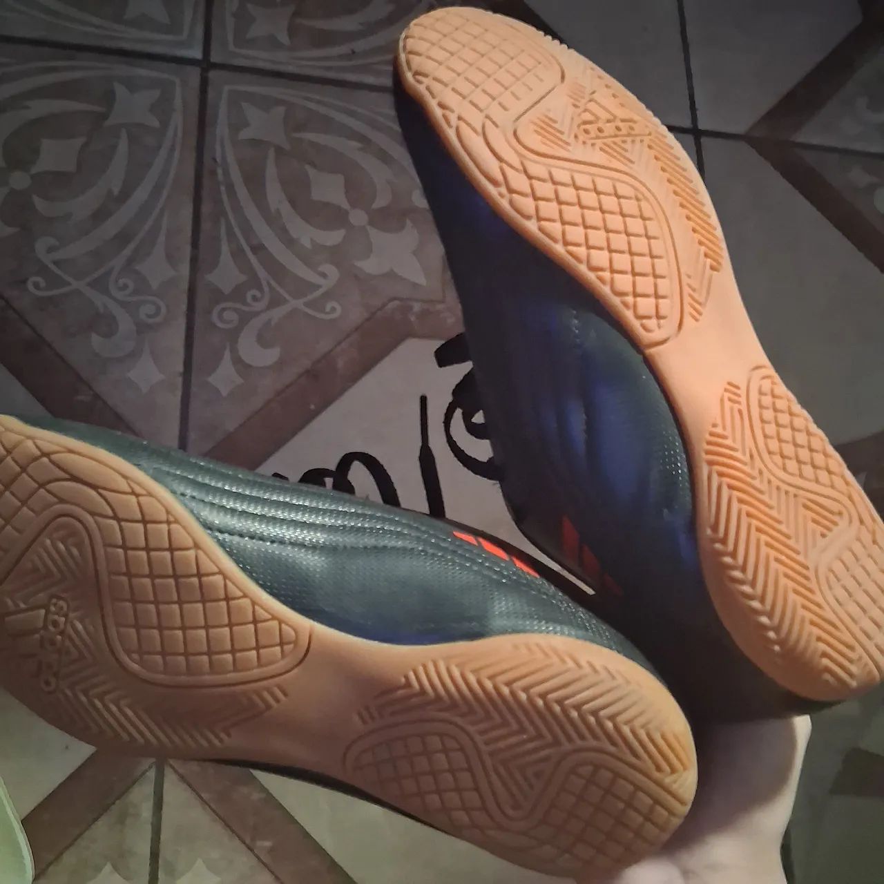 Chuteira adidas 39 - Foto 2