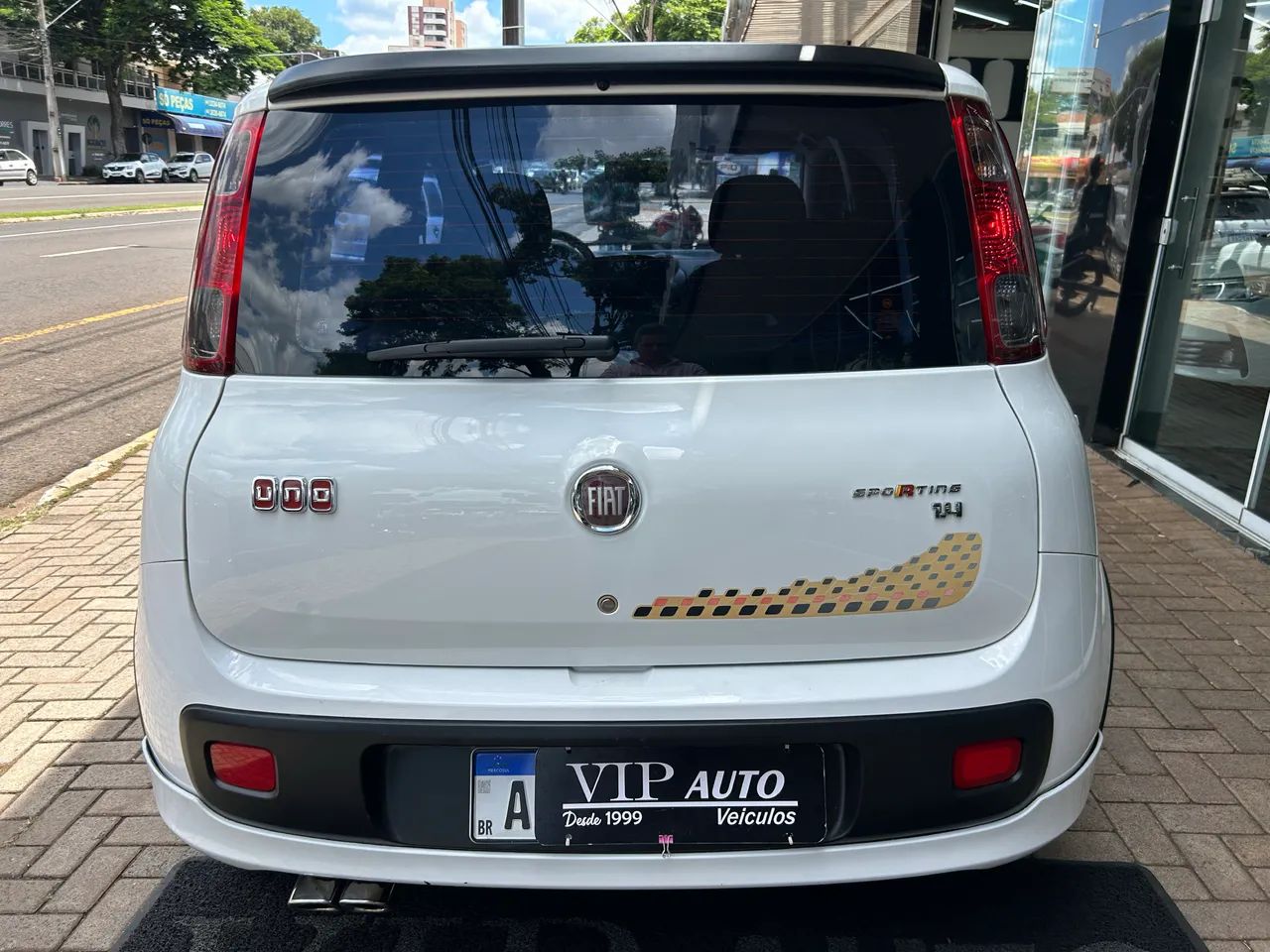 Fiat Uno Sporting 1.4 EVO Fire Flex 8V 4P 2013 - Foto 2