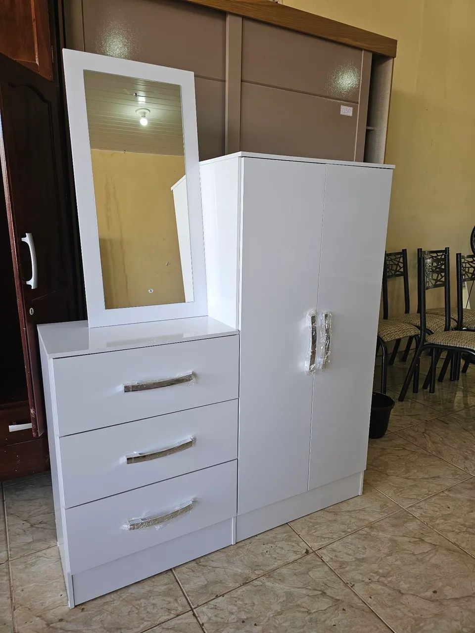 Penteadeira branca nova