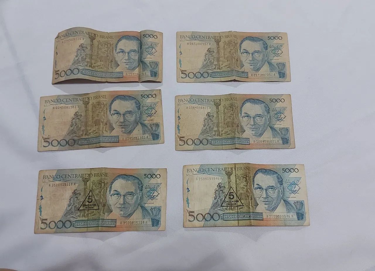 6 banknotes of 5,000 Brazilian cruzados