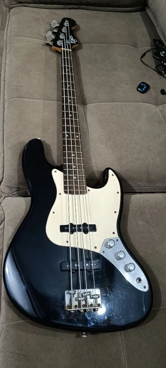 Jazz bass Eagle modelo ano 2002