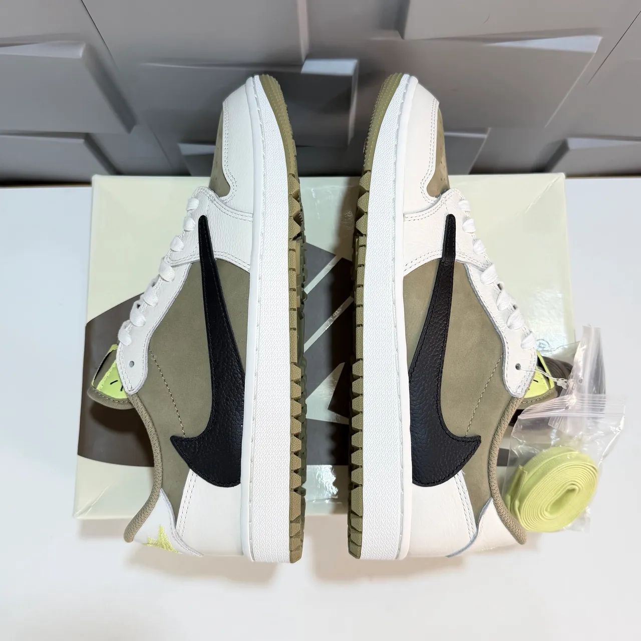 Air Jordan 1 Low Travis Scott Golf 40 - Foto 3