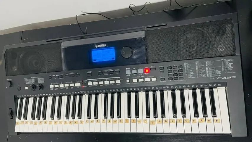 Teclado Yamaha arranjador PSR-E433