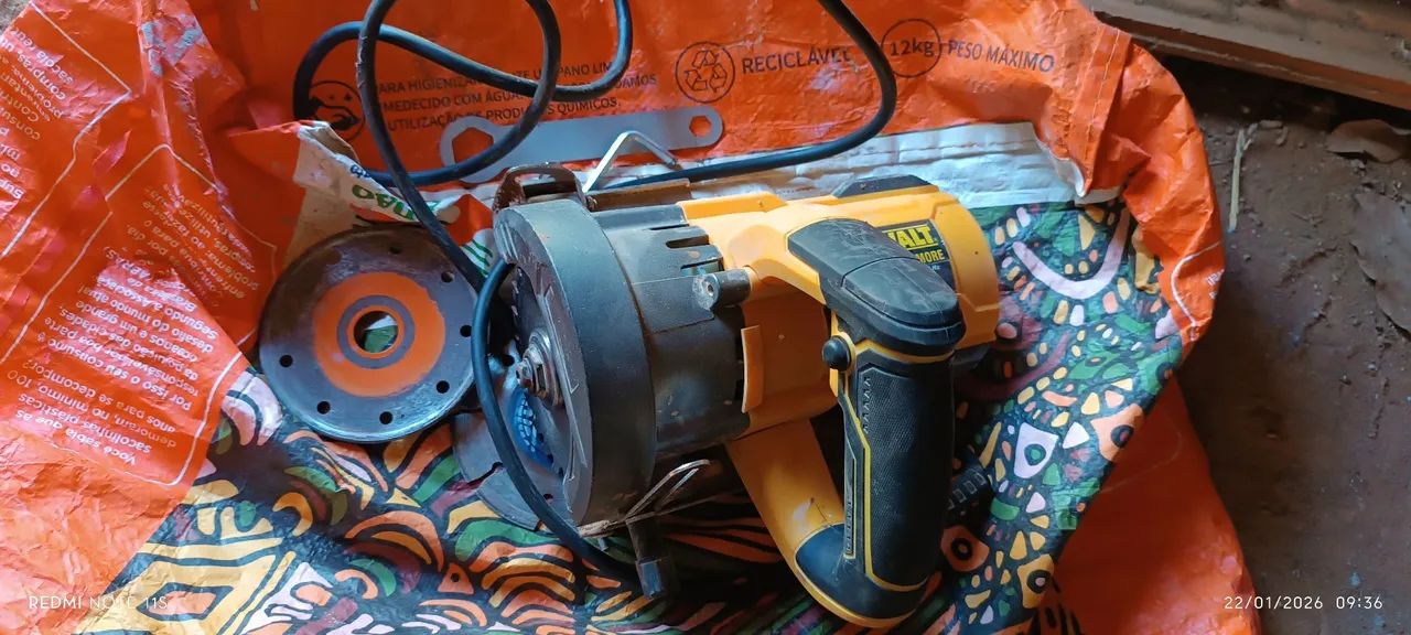 Selling this Makita—it has been used for less than 30 days