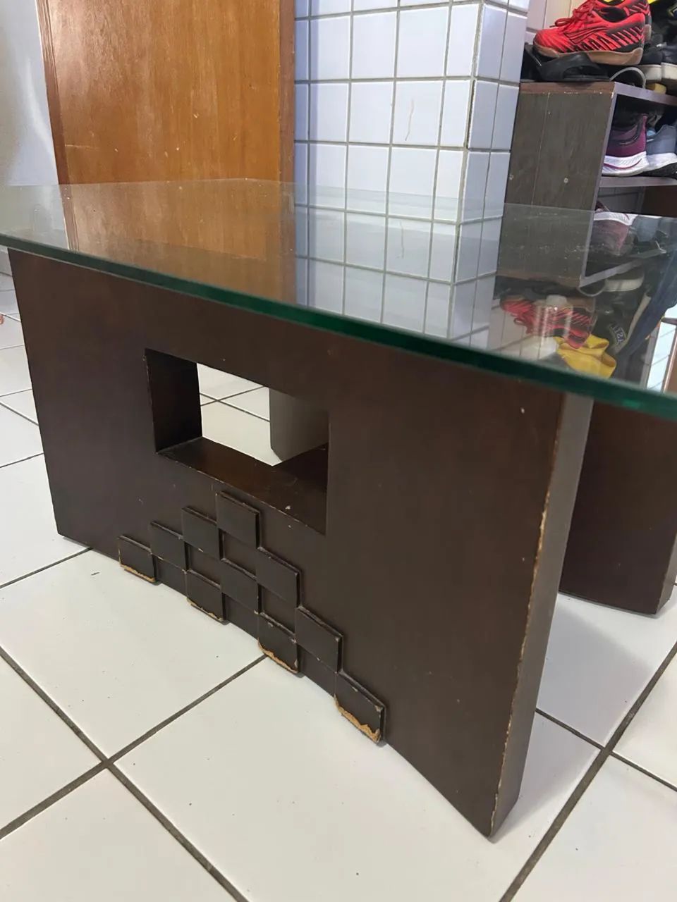 Mesa de centro com tampo de vidro 490914572476753921