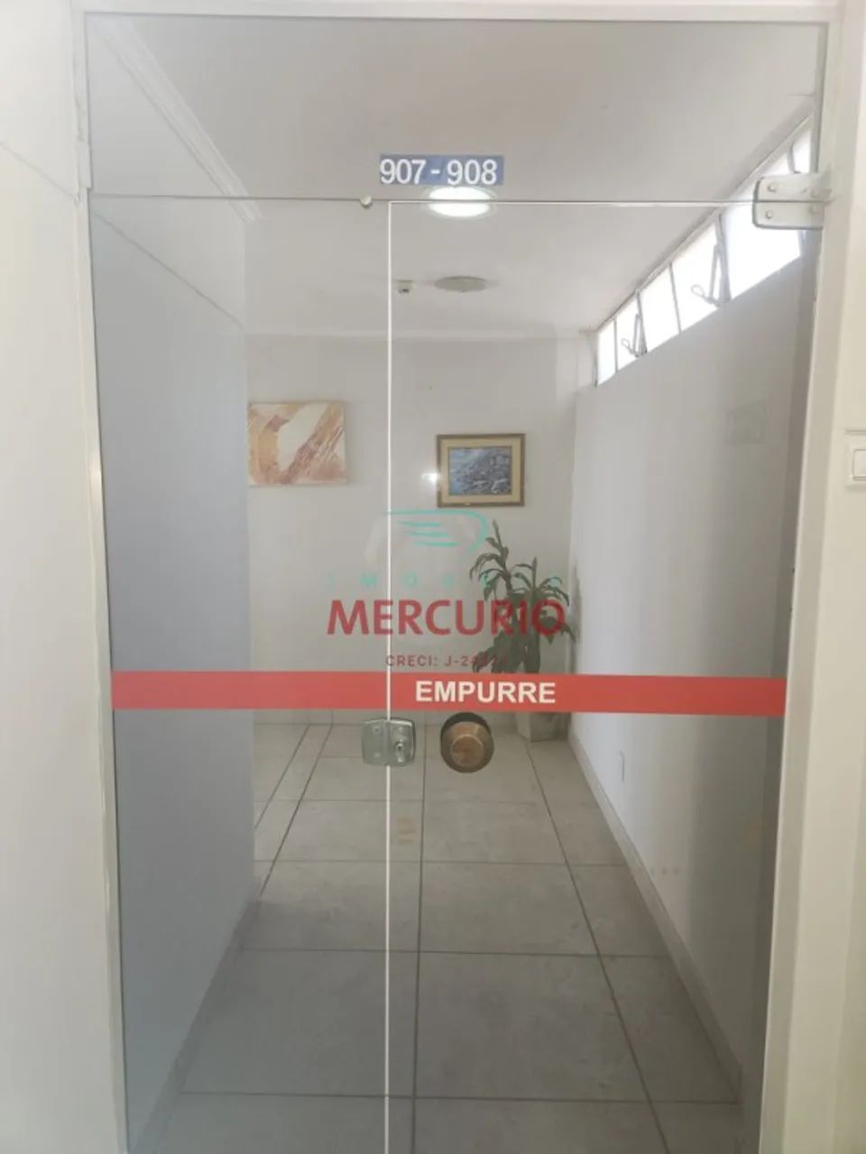Sala Comercial com 30m² para Locação ou venda no centro, Bauru - SP