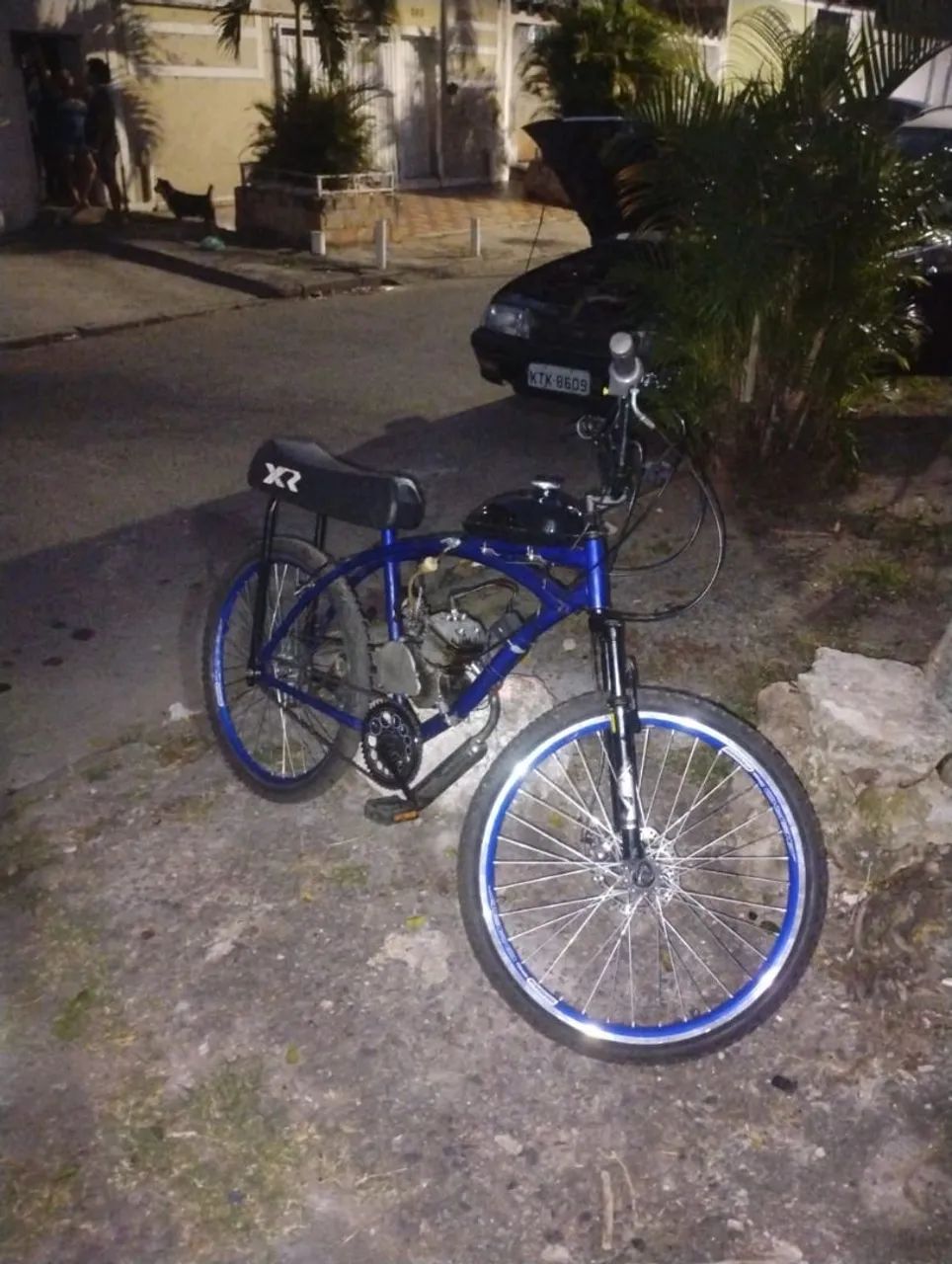 Vendo bicicleta motorizada.