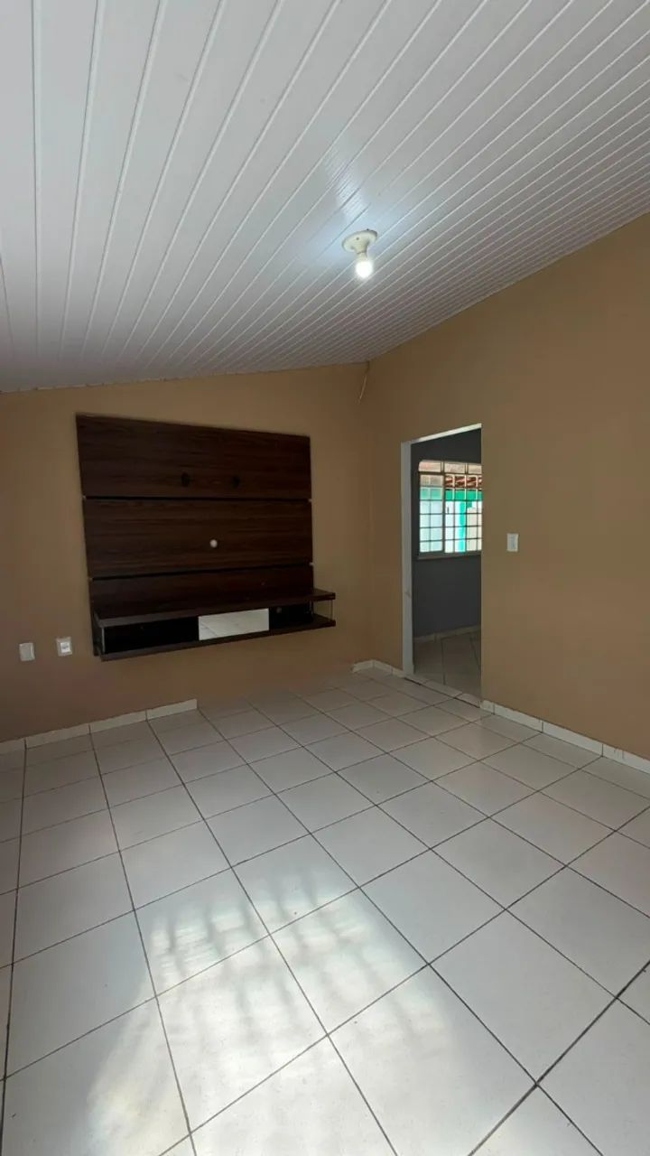 Casa no Cid. Satélite com 1 Suíte 1 Quarto 1 Banheiro 3 Vagas - R$ 2.000,00/mês + 1 Caução - Foto 2