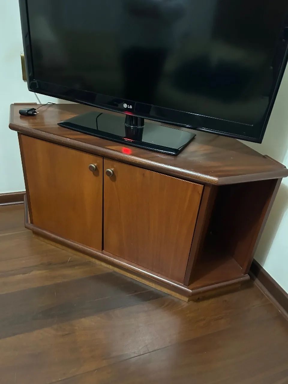 Mesa armário para TV