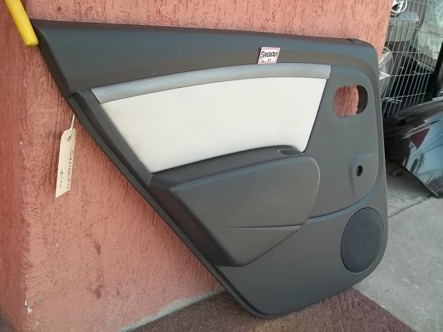 Forro De Porta Traseiro Esquerdo Renault Sandero - Foto 2