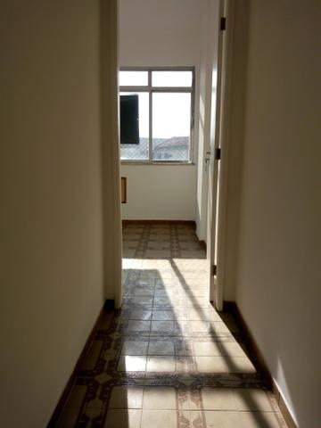 Apto amplo , 02 dorm e vaga, sem vista de comunidade , desocupado - Foto 9