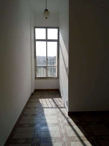 Apto amplo , 02 dorm e vaga, sem vista de comunidade , desocupado - Foto 8