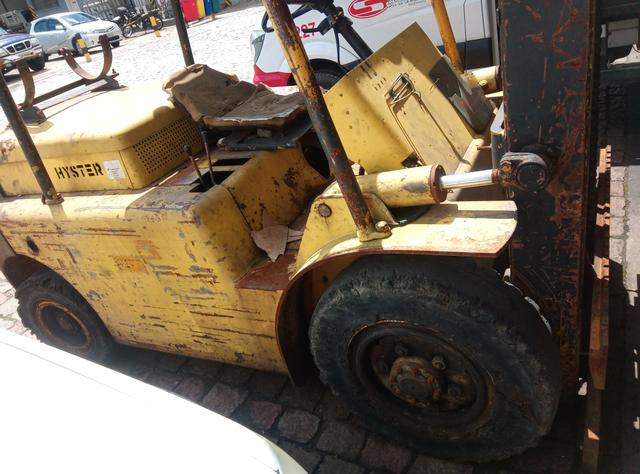 Empilhadeira hyster 90J capacidade 5 Ton - Foto 2