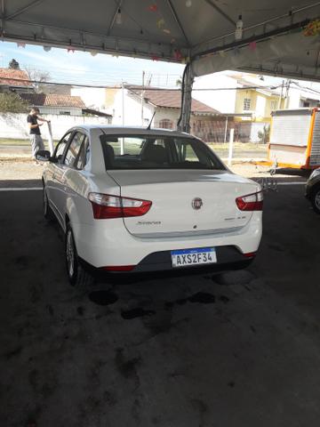 Grand Siena Essence 1.6 16v Manual - Foto 4