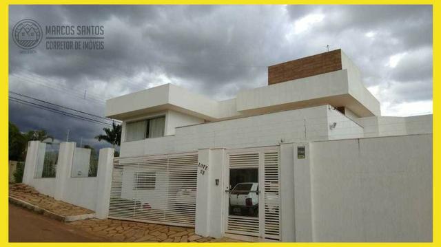 Casa moderna de alto padrão/Pé direito alto em Colônia Agrícola Samambaia