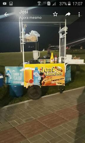 Carrinho de lanches e bebidas com prensa e liquidificar manual