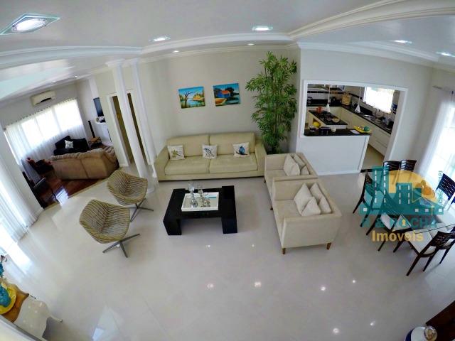 Agende sua visita agora mesmo! Casa Duplex com 4 suítes e Piscina - 5 vagas